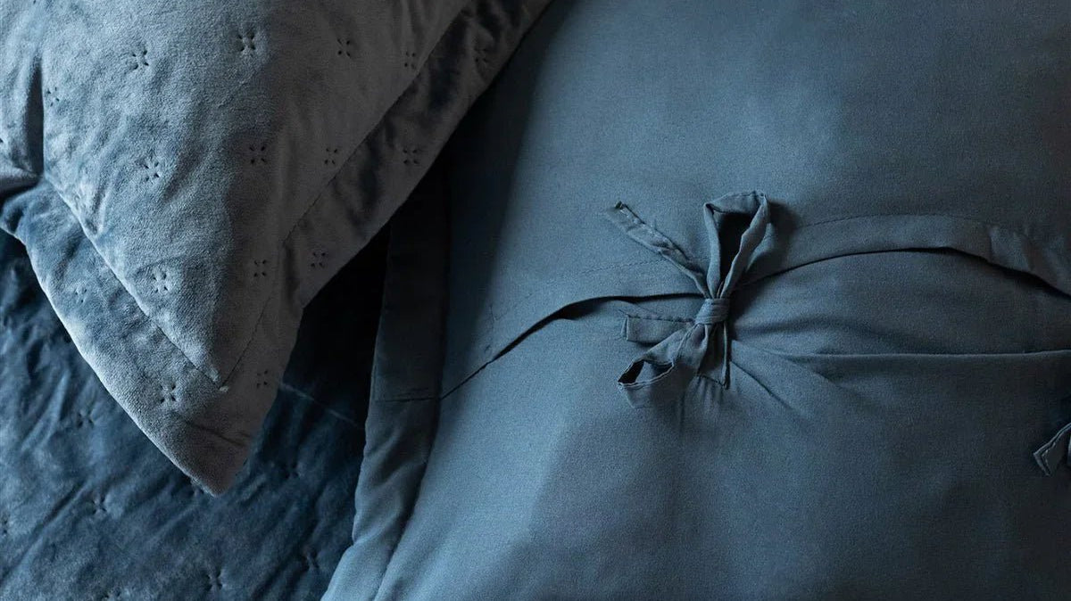 How to style a blue velvet bedspread - Forever England