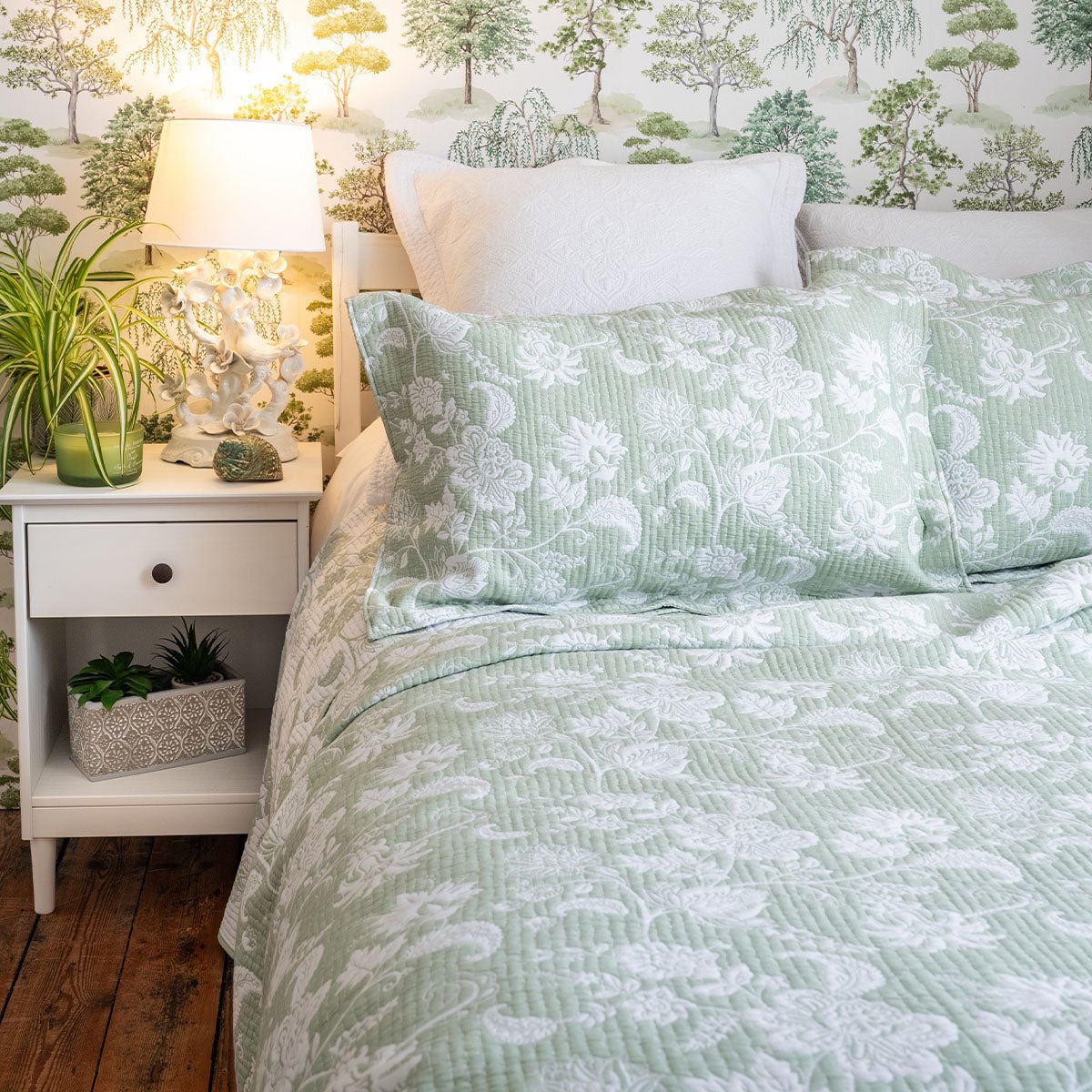 Willow Hand-stitched Cotton Bedspread