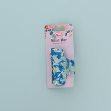 Load image into Gallery viewer, Milky Marble Medium Claw clip- Blue - Forever England