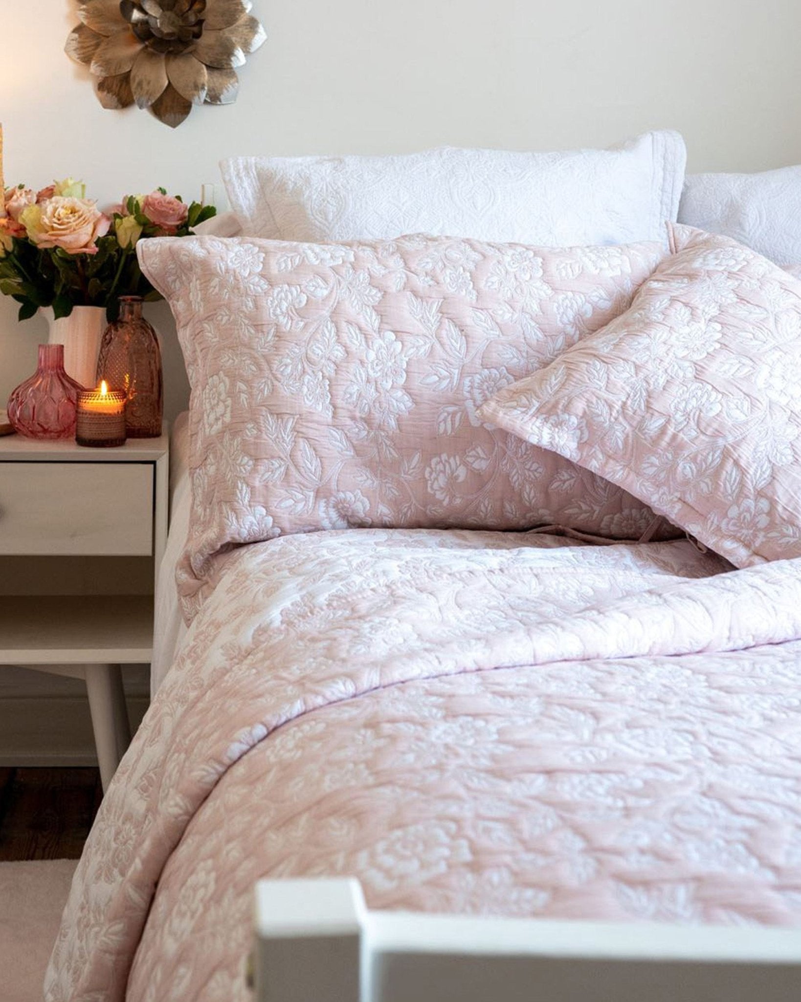 How to introduce subtle hints of colour to your bedroom without overwhelming your space - Forever England