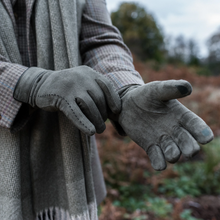 Load image into Gallery viewer, Hector Faux Suede Touch Screen Glove Green