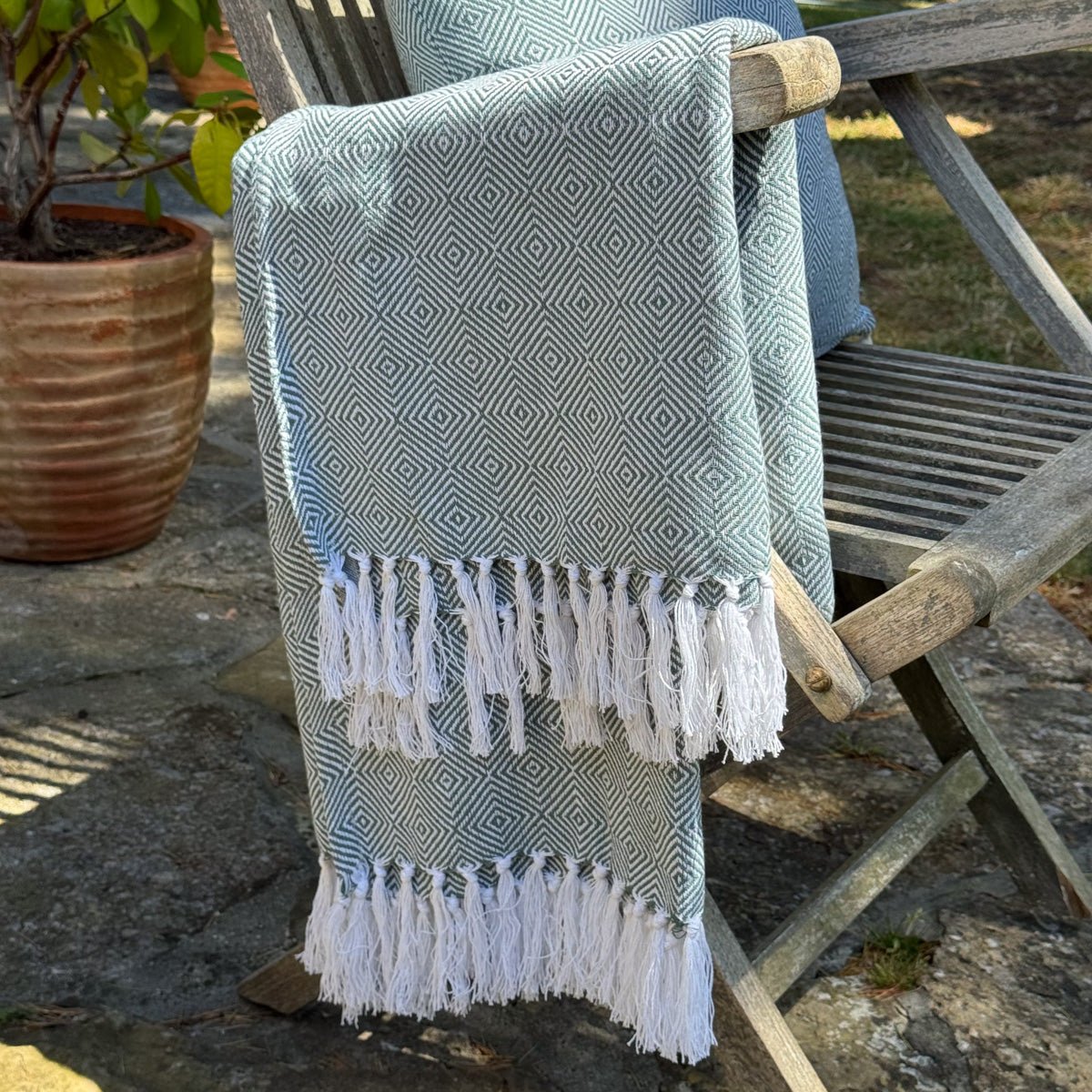 Heritage Loom Cotton Throw- Sage Green- 130 x 160 cm - Forever England