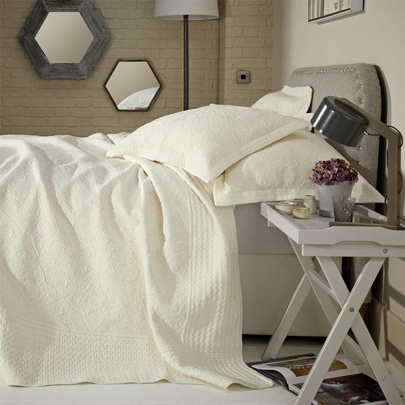 Burford Cream Bedspread - Forever England