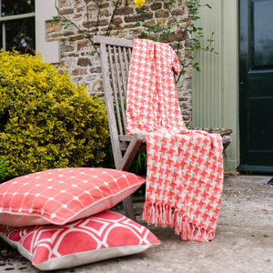Chequer Cushion Complete Coral - Forever England