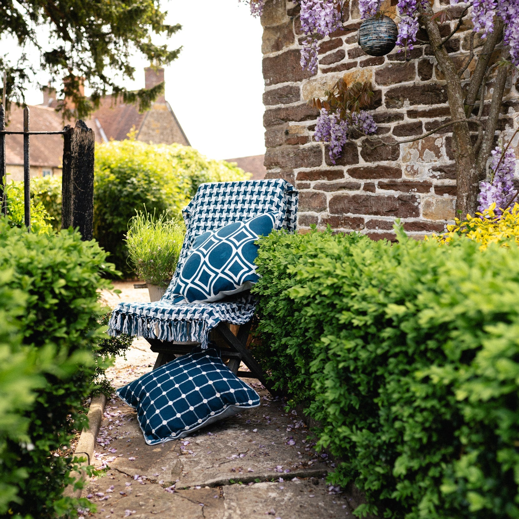 Chequer Cushion Complete Teal - Forever England