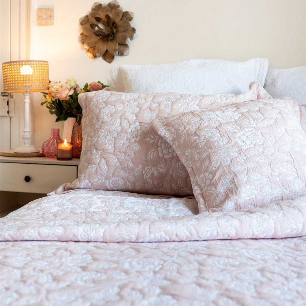 Eleanor Pale Pink Bedspread - Forever England