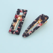 Load image into Gallery viewer, Set of 2 Hair Clips Black Floral