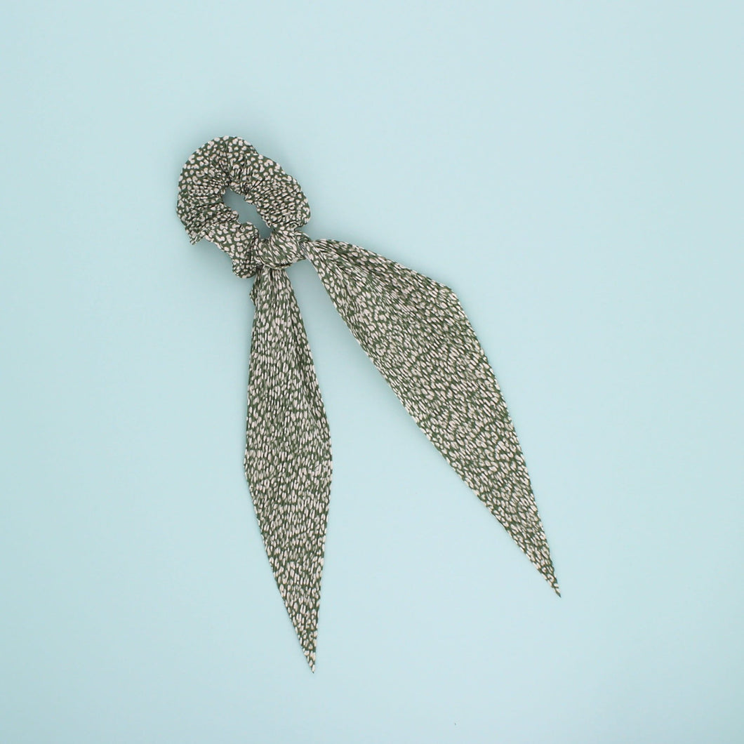Hair Scrunchie Ponytail Crinkle Green / Cream - Forever England