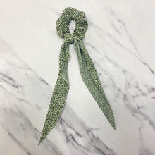 Load image into Gallery viewer, Hair Scrunchie Ponytail Crinkle Green / Cream - Forever England