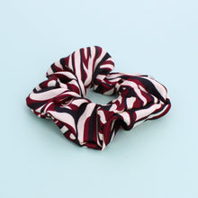 Load image into Gallery viewer, Retro Scrunchie Red