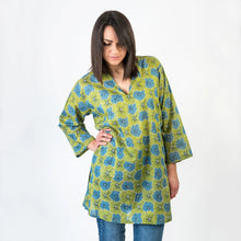 Load image into Gallery viewer, Peony Green V Neck Kimono - Forever England
