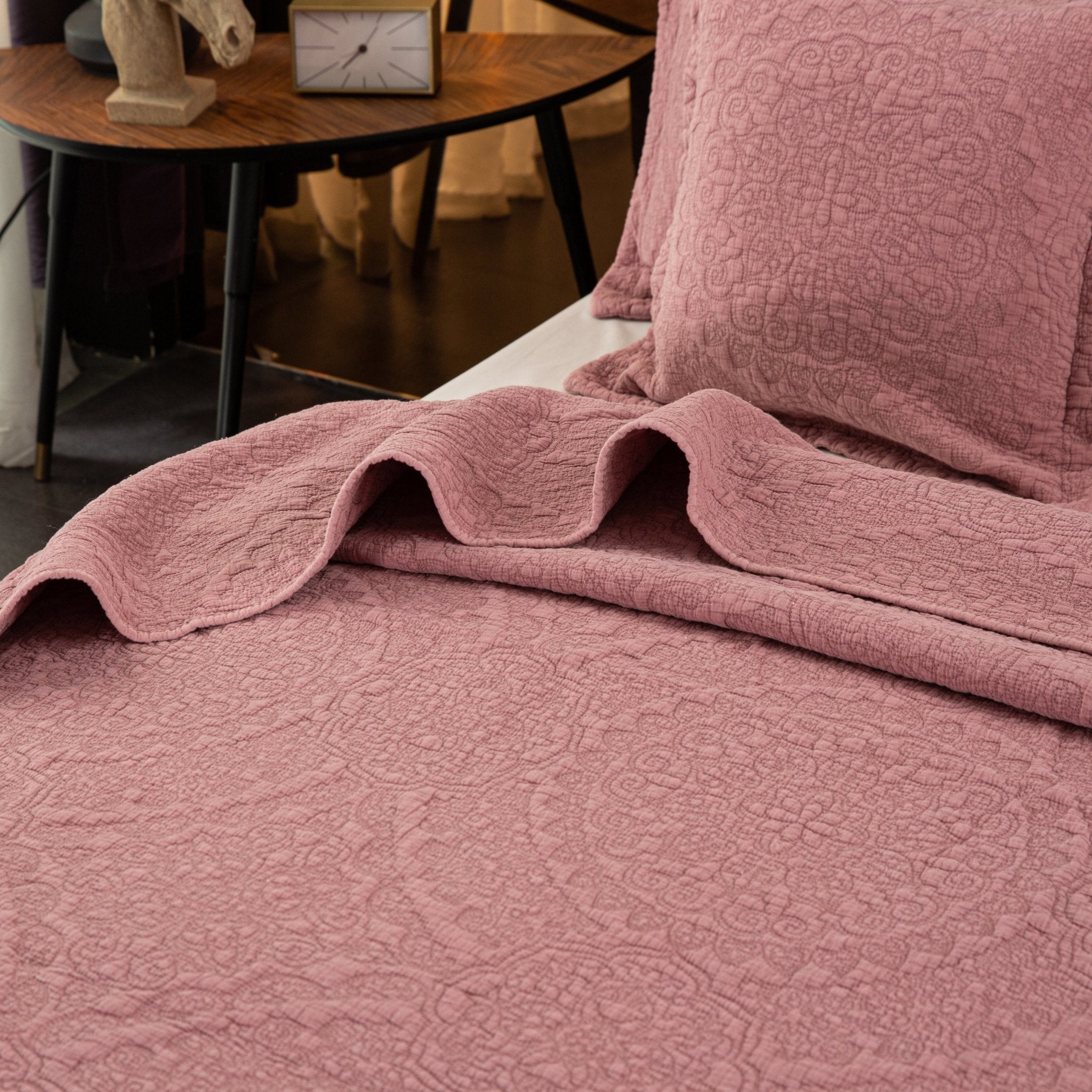 Stonewash Cotton Dark Pink Bedspread - Forever England